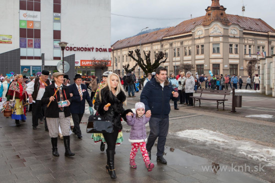 FOTOREPORT: FAŠIANGY NA BREZNIANSKOM NÁMESTÍ