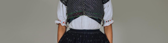Obleč sa do modrého zlata