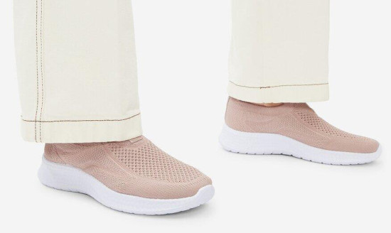 Dámske slip-on tenisky - povinná výbava na jar a leto 2025